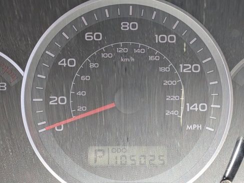 Used 2011 Subaru Impreza 2.5i image 10