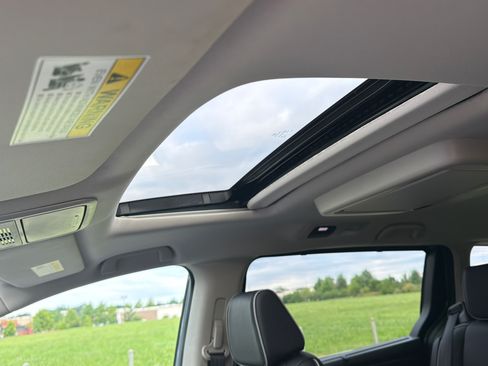 Certified 2025 Honda Odyssey Touring image 11