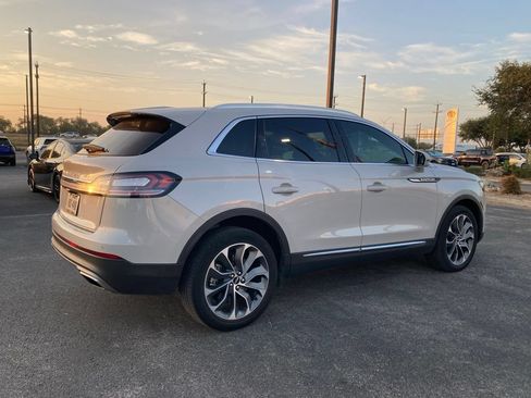 Used 2023 Lincoln Nautilus Reserve w/ Luxury Package AWD/4WD image 4
