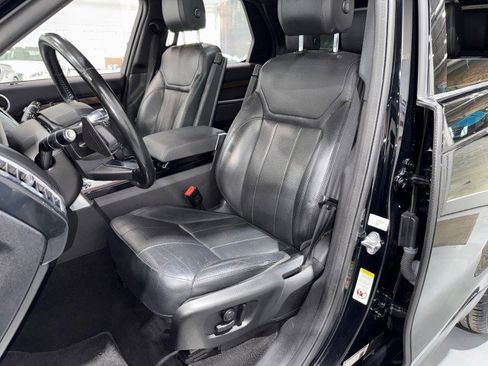 Used 2018 Land Rover Discovery HSE image 8