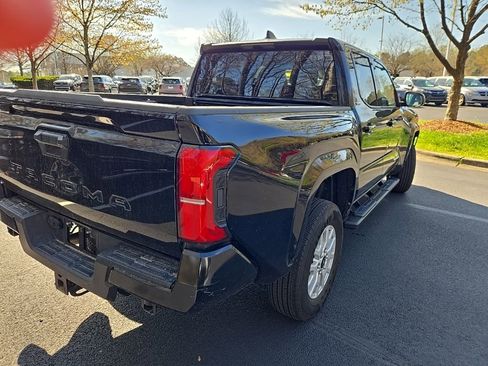 Used 2025 Toyota Tacoma SR5 image 9