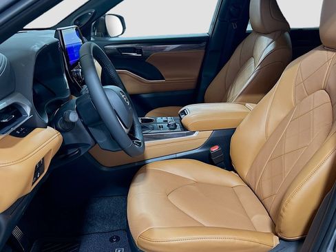 New 2026 Toyota Highlander Platinum AWD/4WD image 43