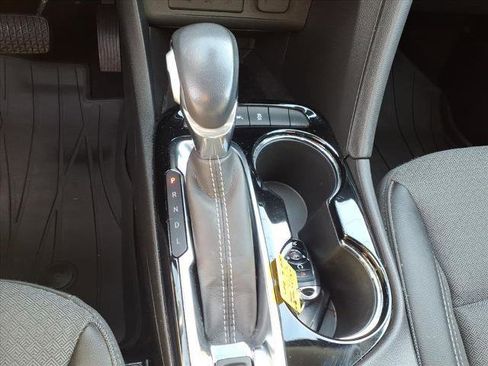 Certified 2022 Buick Encore GX Select w/ Sport Touring Package image 25