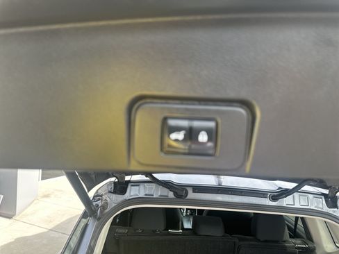Used 2025 Nissan Rogue SV FWD image 26