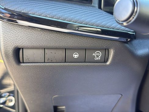 Used 2025 Nissan Kicks SR image 17