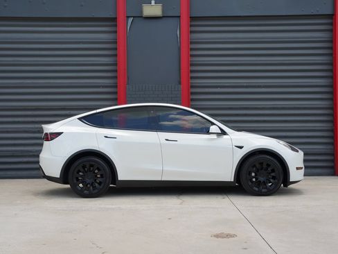 Used 2023 Tesla Model Y Long Range AWD/4WD image 6
