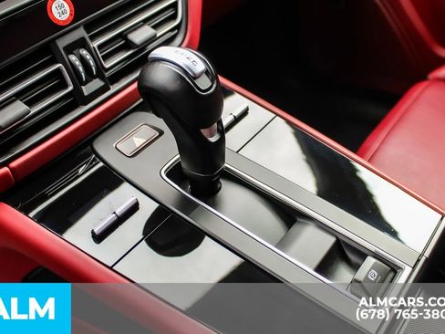 Used 2024 Porsche Macan image 34