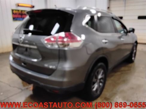 Used 2016 Nissan Rogue SL image 3