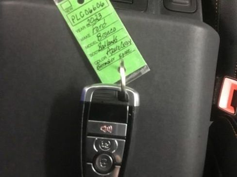 Used 2023 Ford Bronco Badlands w/ Sasquatch Package image 37