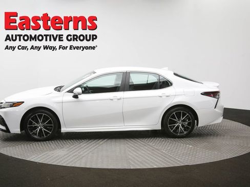 Used 2024 Toyota Camry SE image 92