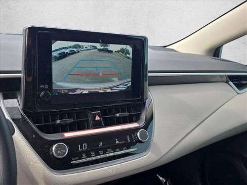 Used 2025 Toyota Corolla LE FWD image 13