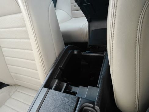 Used 2013 Ford Mustang GT Premium RWD image 34
