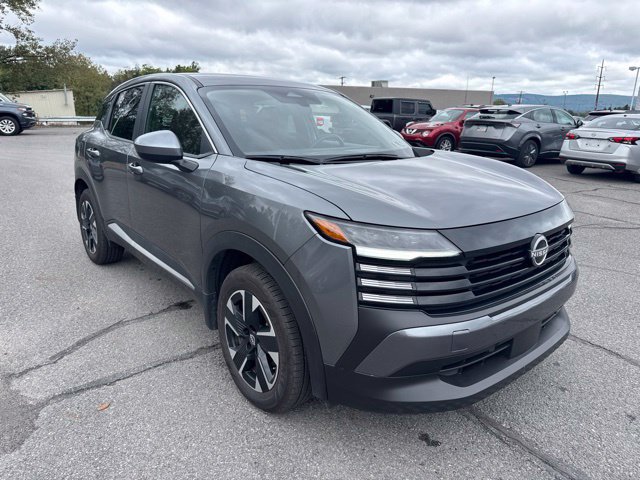Certified 2025 Nissan Kicks SV AWD/4WD image 3