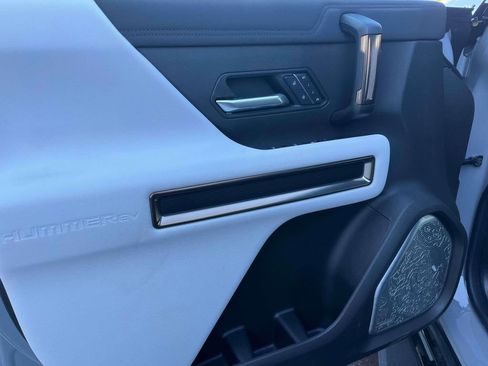 New 2025 GMC Hummer EV 3X w/ Battery Pack, 24 Module Pack image 18