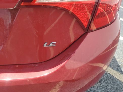 Used 2018 Toyota Corolla LE image 5