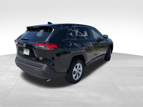 Used 2023 Toyota RAV4 LE AWD/4WD image 5