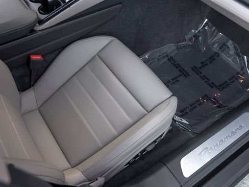 Certified 2025 Porsche Panamera image 53