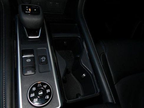 Certified 2024 Nissan Pathfinder SL image 30