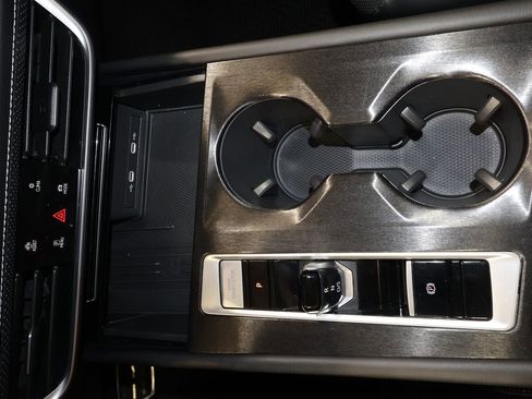 Used 2025 Volkswagen Atlas SEL Premium R-Line image 15