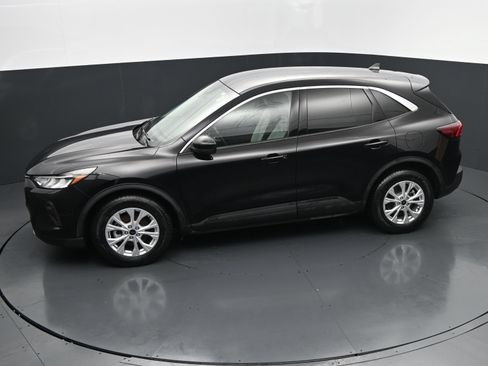 Used 2024 Ford Escape Active w/ Cold Weather Package FWD image 29