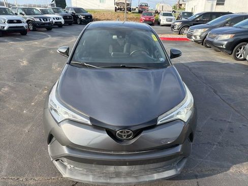 Used 2018 Toyota C-HR XLE image 4