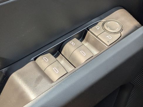 New 2024 Chevrolet Colorado LT w/ LT Convenience Package II image 16