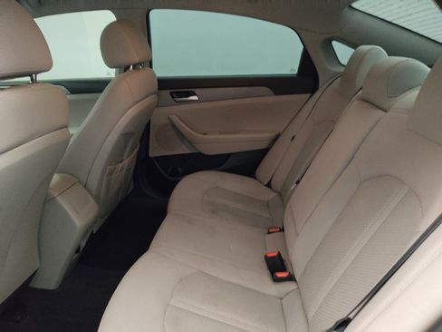 Used 2018 Hyundai Sonata SE FWD image 18