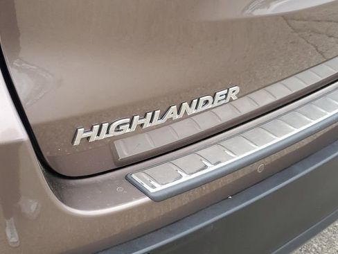 Used 2019 Toyota Highlander Limited AWD/4WD image 33