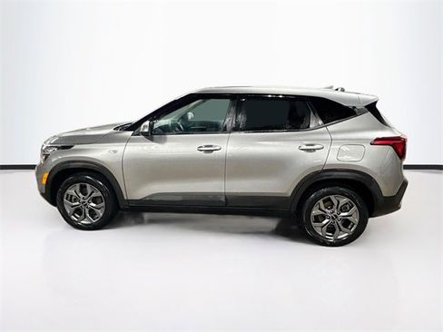 Used 2024 Kia Seltos LX image 4