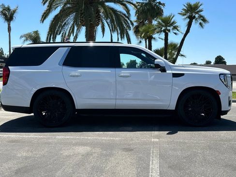 Used 2022 GMC Yukon SLE w/ Gmc Pro Safety Plus Package RWD image 3