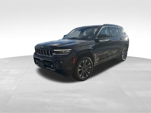 Used 2023 Jeep Grand Cherokee Overland w/ Luxury Tech Group IV image 14
