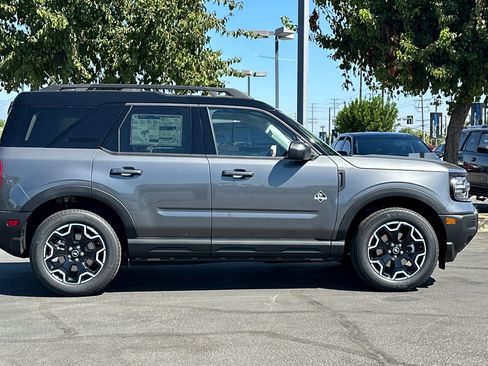 New 2025 Ford Bronco Sport Outer Banks image 3