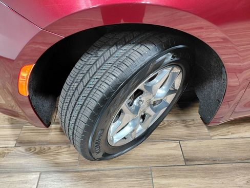 Certified 2019 Chrysler Pacifica Limited image 34