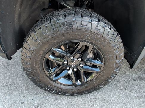 Used 2020 Chevrolet Silverado 1500 Custom Trail Boss w/ Custom Convenience Package AWD/4WD image 9
