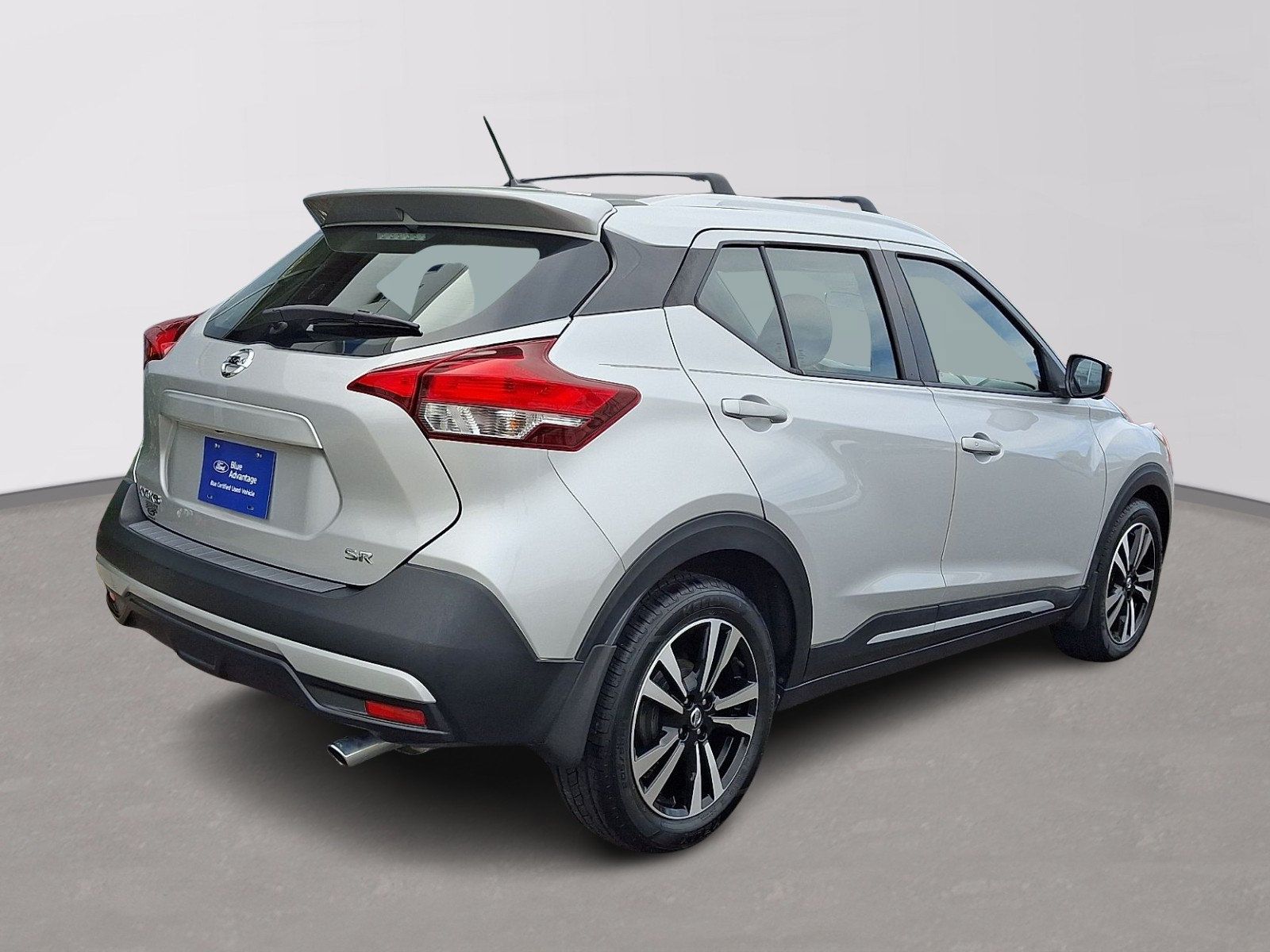 Used 2019 Nissan Kicks SR w/ SR Premium Package FWD image 6