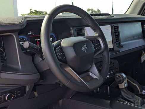 New 2025 Ford Bronco Badlands image 38
