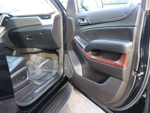 Used 2017 GMC Yukon XL SLT image 17