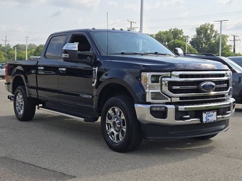 Used 2022 Ford F250 Lariat w/ Lariat Ultimate Package AWD/4WD image 3