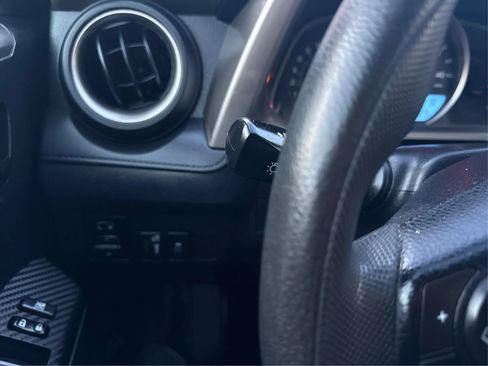 Used 2015 Toyota RAV4 LE image 25