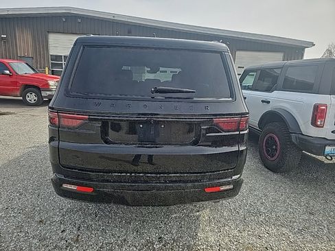 Used 2022 Jeep Wagoneer Series II image 6