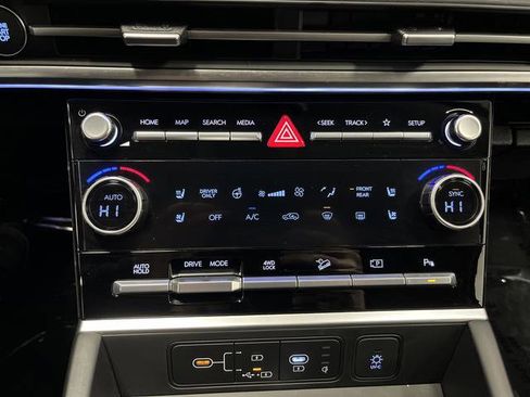 Used 2025 Hyundai Santa Fe Limited image 21