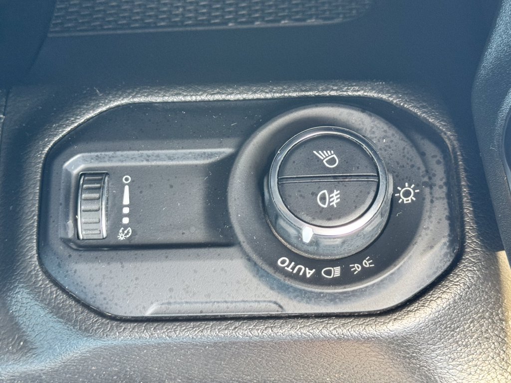 Used 2023 Jeep Gladiator Mojave w/ LED Lighting Group AWD/4WD image 30
