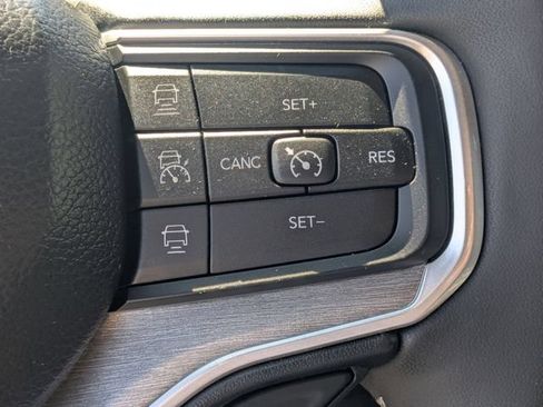 Used 2025 Jeep Wagoneer Series II AWD/4WD image 18