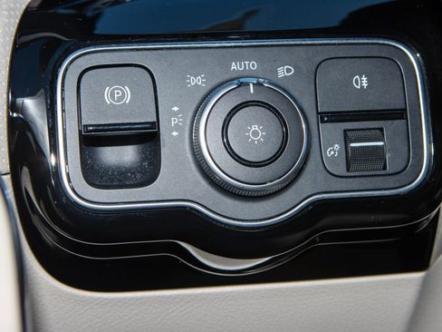 Used 2022 Mercedes-Benz A 220 A 220 image 26