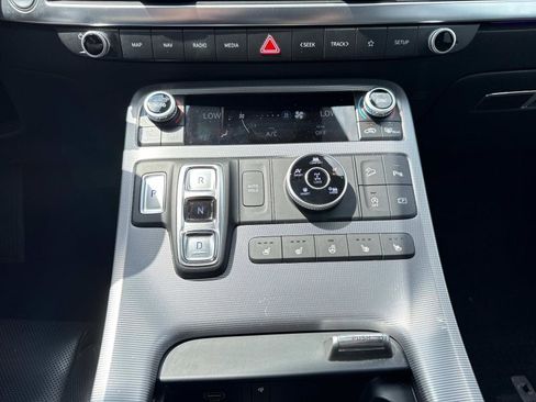 Used 2023 Hyundai Palisade Calligraphy image 6