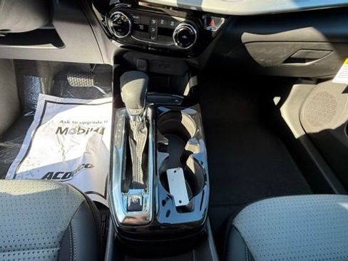 New 2026 Chevrolet Trax LT image 19