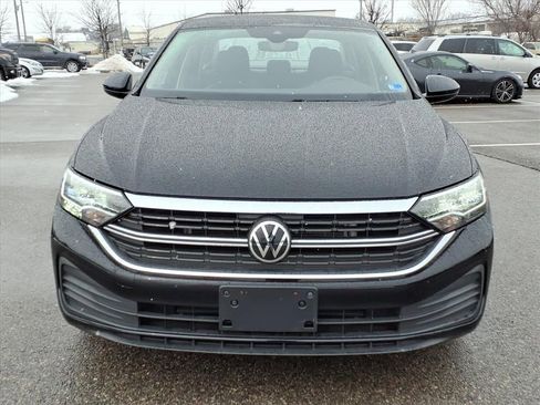 Used 2023 Volkswagen Jetta SE w/ Panoramic Sunroof Package image 10