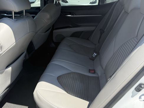 Used 2021 Toyota Camry SE FWD image 11