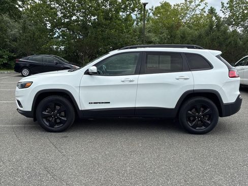 Used 2020 Jeep Cherokee Latitude Plus AWD/4WD image 2