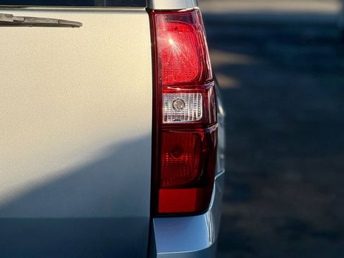 Used 2014 Chevrolet Suburban LT w/ Luxury Package image 5